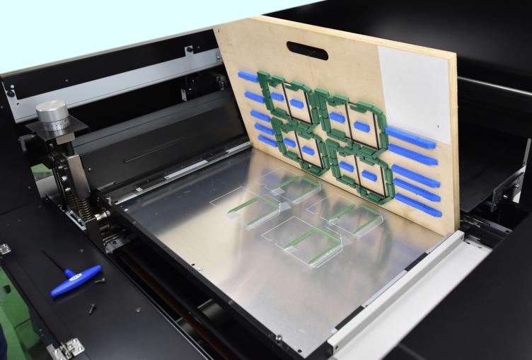 AeroDieCut vollautomatische Flachbettstanze 